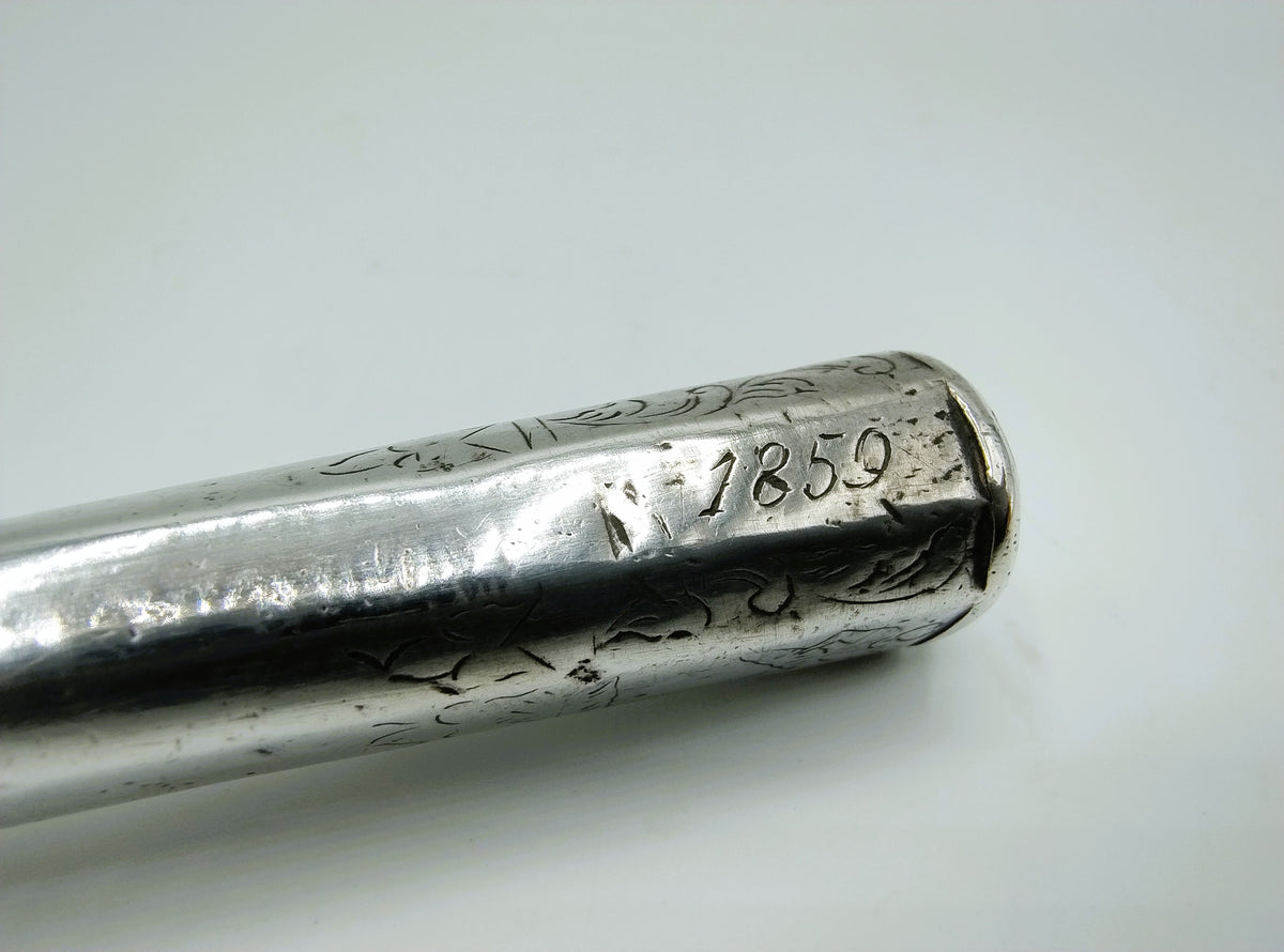 Close-up van het vorkheft met ingeslagen nummer 1789