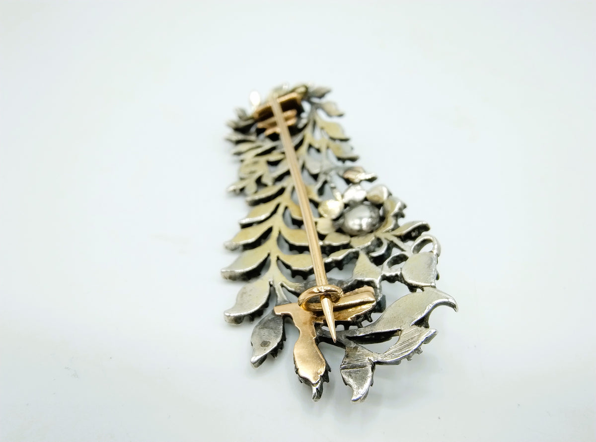 Zilveren / gouden veerbroche met 40 roosgeslepen diamanten, G.J. Huisen, Amsterdam, ca. 1870