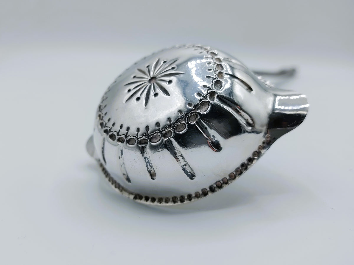 Zilveren punch- of bowllepel met ebbenhouten steel, 18e eeuws