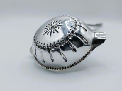 Zilveren punch- of bowllepel met ebbenhouten steel, 18e eeuws