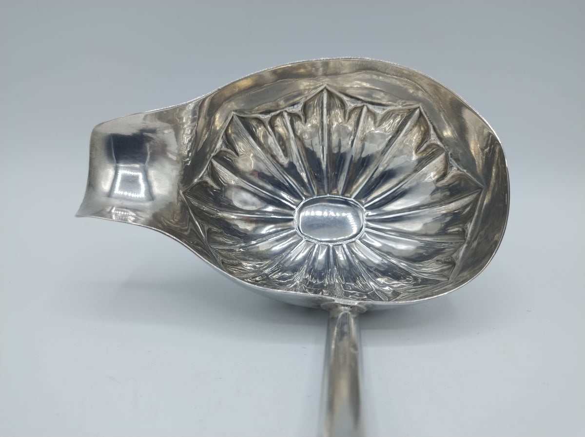 Zilveren punch- of bowllepel, J.F. Ubuch, Berlijn, ca. 1825