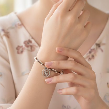 Zilveren 'close forever' armband, 2 bedels, 835