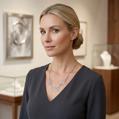 Zilveren designketting met opengewerkte ringen, 925 op model