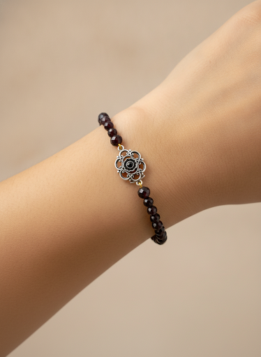 Granaten armband met zilveren slot, 20 cm.