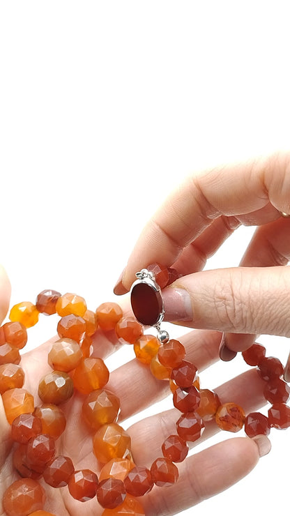 Carnelian necklace with silver clasp, 925