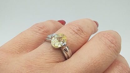 Zilveren ring met gele steen, 16.5 mm