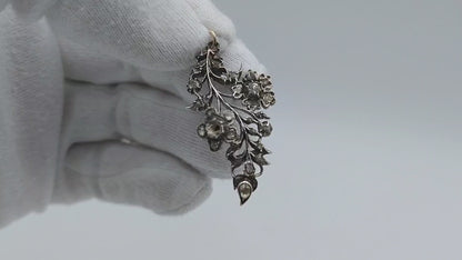 Silber-/Goldanhänger, besetzt mit 29 Diamanten im Rosenschliff, ca. 1850.