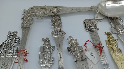 Unieke collectie met 39 Friese geboortelepels inclusief familiekronieken, 19e eeuws